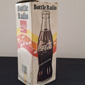 Radio "Bottle Radio" Coca-Cola Antigua Década 70 con Caja Original - imagen 3