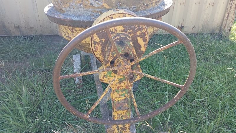 Lote anterior: Venta de hormigonera antigua en buen estado