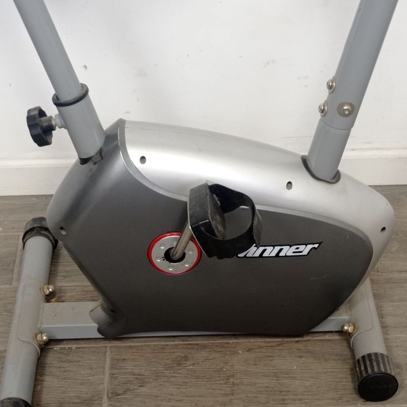 Bicicleta fija marca Winner en buen estado - imagen 4