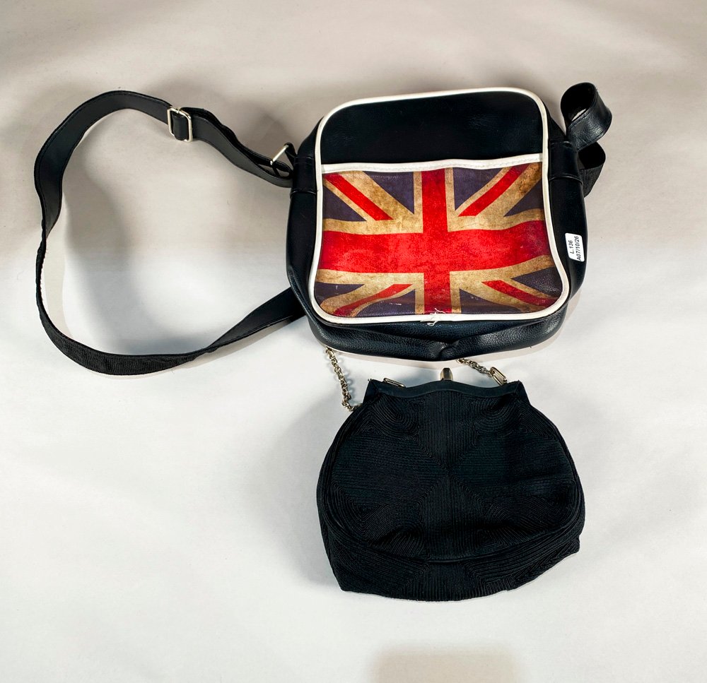 Set de Bolso Cruzado con Bandera Británica y Cartera de Mano Negra