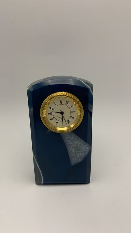 Lote siguiente: Reloj de mesa en piedra natural