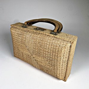 Cartera de Dama Trenzada con Libro "La Sagrada Familia" - imagen 7