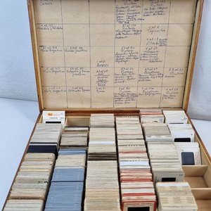 Colección de Diapositivas Antiguas en Cajas de Madera con Clasificación Manual - imagen 4