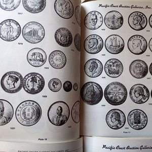 Lote de 5 Catálogos Numismáticos Americanos de Subastas de los Años 80 - imagen 4