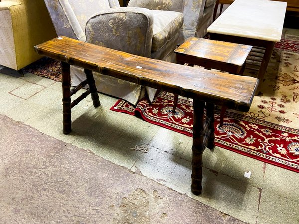 Banqueta Antigua de Madera Rústica