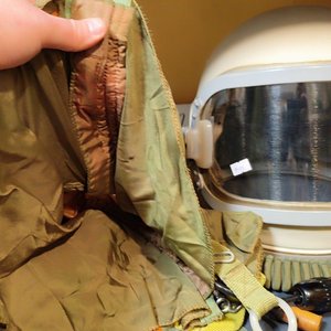 Casco Soviético Presurizado GSH-6 para Vuelos Estratosféricos con Contenedor Original - imagen 3