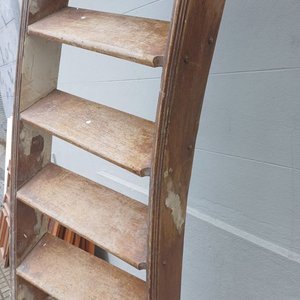 Escalera Curva de Madera Antigua - imagen 3