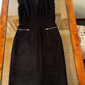 Vestido Negro Las Oreiro Talle M con Cierres Plateados - imagen 4