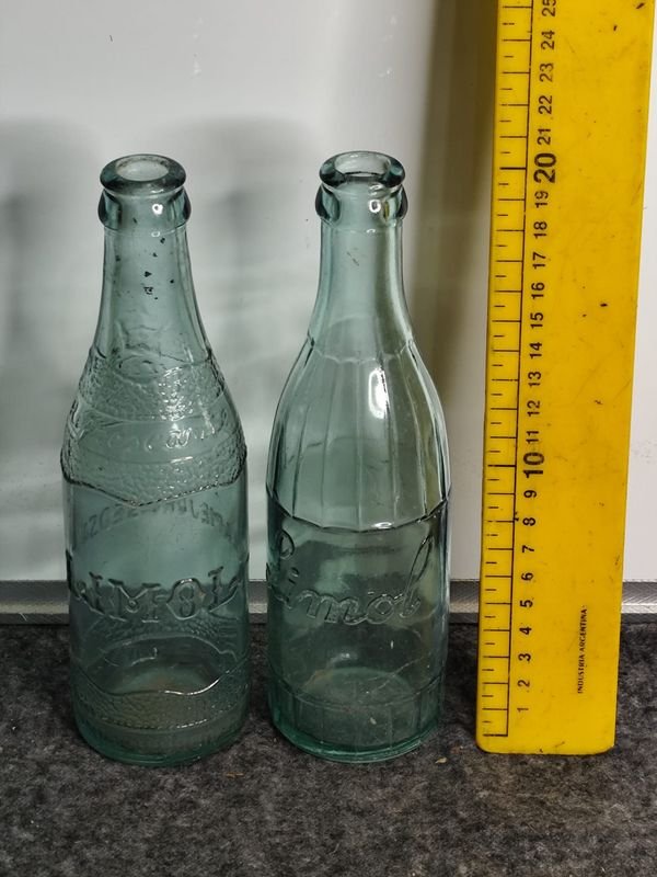 Dos Botellas de Vidrio Verde Limól Antiguas - imagen 1