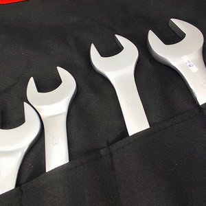 Juego de 12 Llaves Combinadas Métricas (12mm a 26mm) en Estuche Enrollable - imagen 7