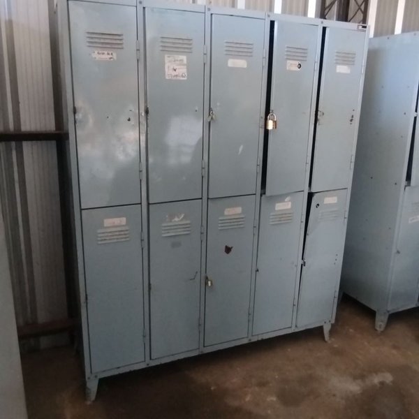 Almacén metálico Demarco de 10 puertas - imagen 2