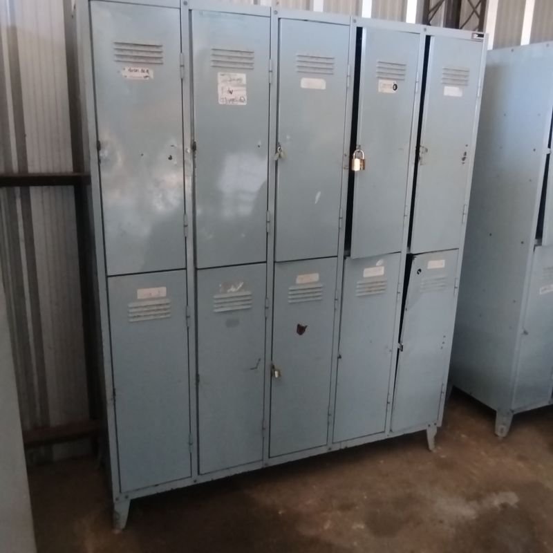 Almacén metálico Demarco de 10 puertas - imagen 2