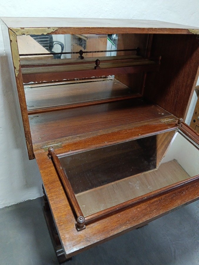 Mueble antiguo estilo barcito en madera de cedro - imagen 7