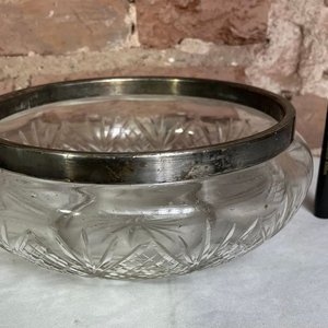 Centro de Mesa de Vidrio con Borde Metálico - imagen 4
