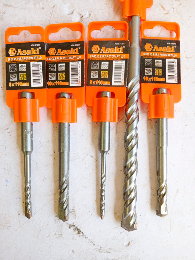 Piezas de plástico y metal para construcción - imagen 2