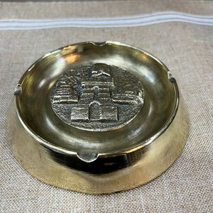 Cenicero de Bronce con Relieve de Castillo y Cuatro Apoyacigarrillos - imagen 6