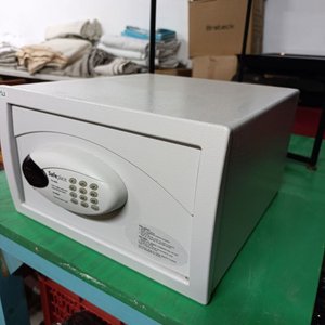 Cofre de Seguridad Safepace Digital con Puerta Metálica Reforzada - imagen 5