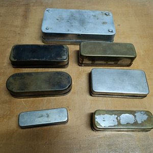 Lote de 7 Cajitas Antiguas Metálicas para Agujas o Jeringas - imagen 2