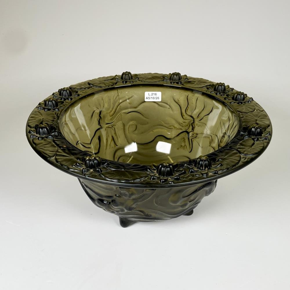 Centro de vidrio color decorado ,damas y flores art nouveau, diámetro 31 x 14 altura