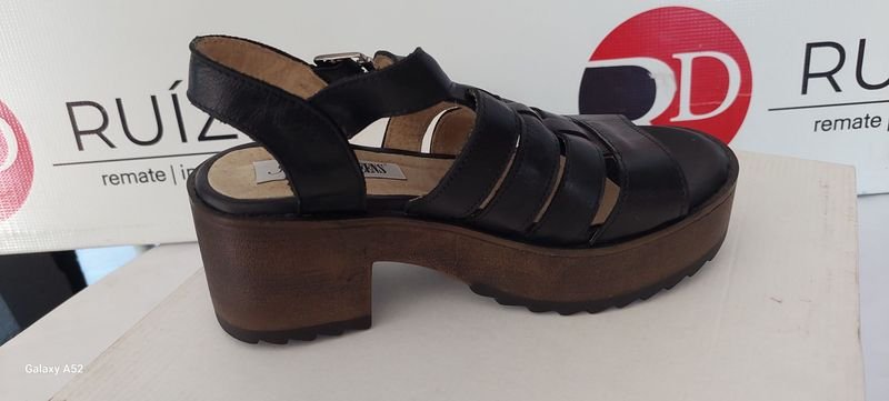 Zapatos de cuero en excelente condición - imagen 2
