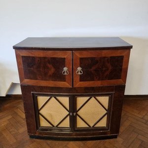 Radiola Antigua a Válvulas con Tocadiscos y Compartimento para Discos - imagen 1