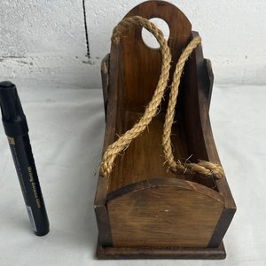 Lote anterior: Porta Vino de Madera con Asas de Yute