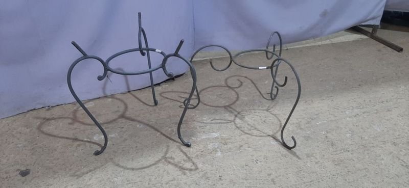 Soportes de metal para macetas - imagen 2