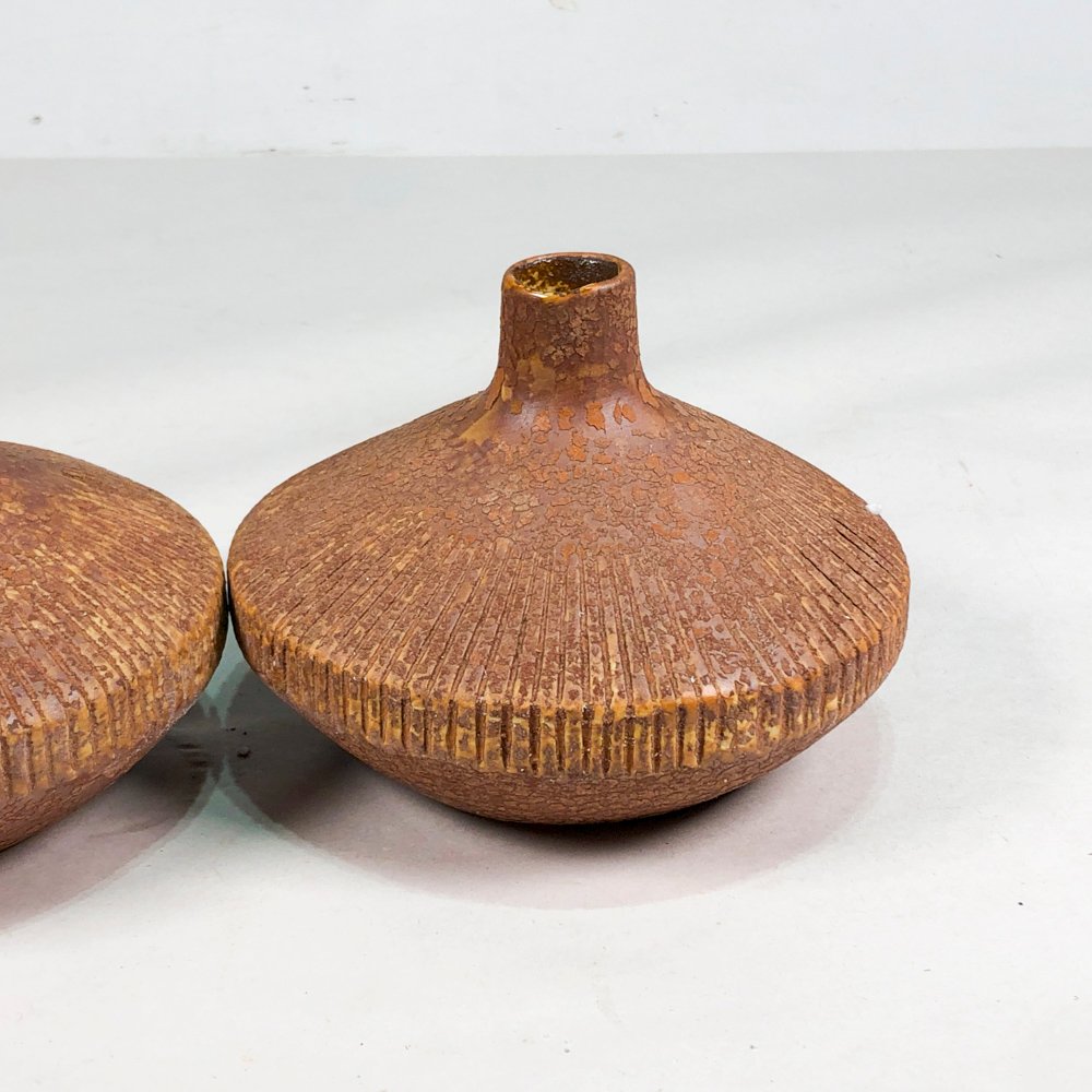 Dos centros cerámicos marrones de 16 x 10 cm - imagen 2