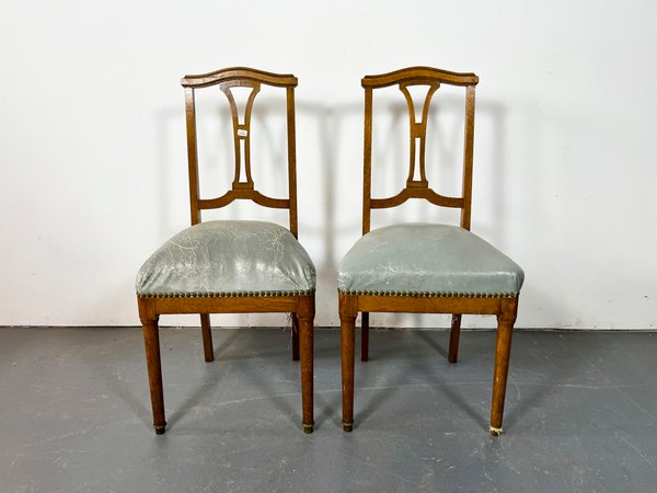 Par de Sillas Inglesas de Roble con Asiento Tapizado Gris - imagen 1