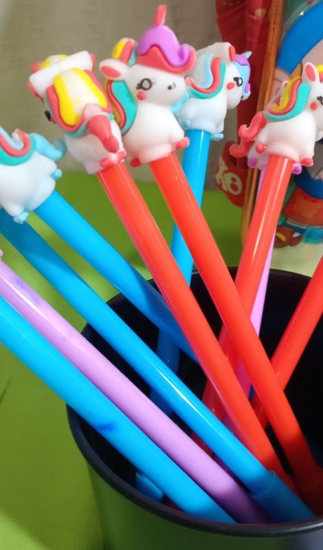 Mochila con accesorios unicornio y porta vaso - imagen 2
