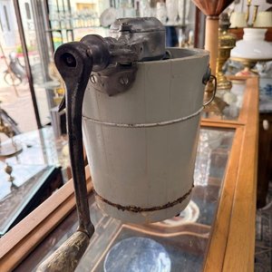 Antigua Máquina de Helados a Manivela "KitchenAid" con Tacho de Madera - imagen 5