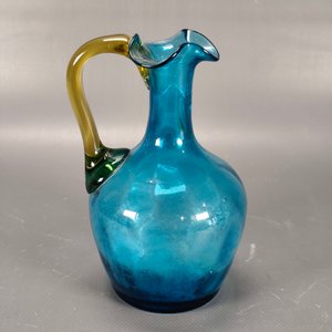 Jarra de Vidrio Azul con Asa Amarilla y Verde - imagen 1