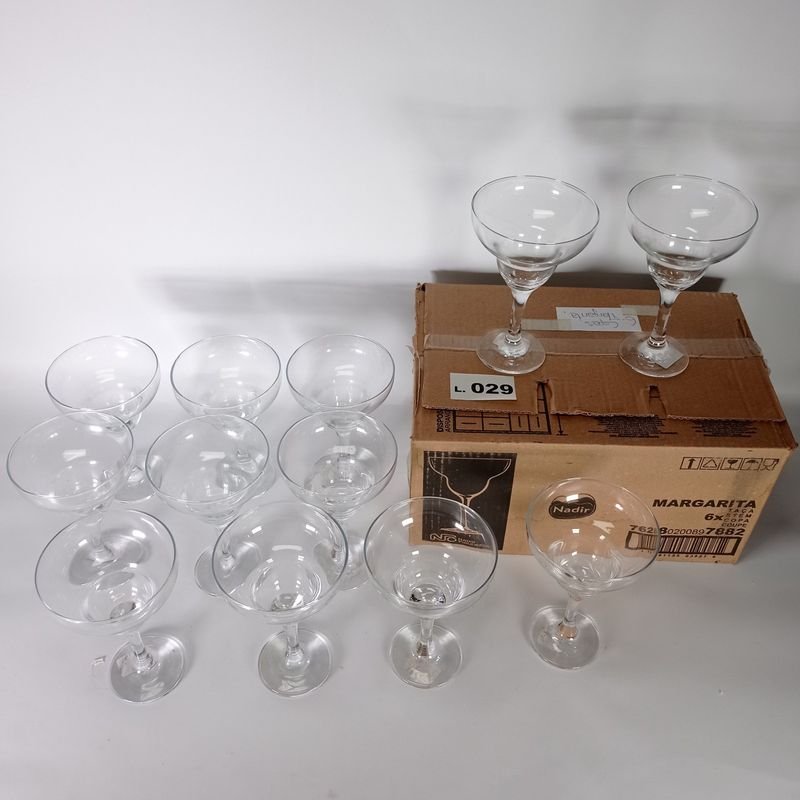 Doce copas de vino para trago o coctel Nadir - imagen 2