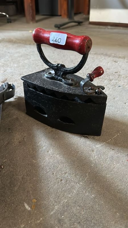 Plancha y Guillotina de Acero con Manija de Madera - imagen 2