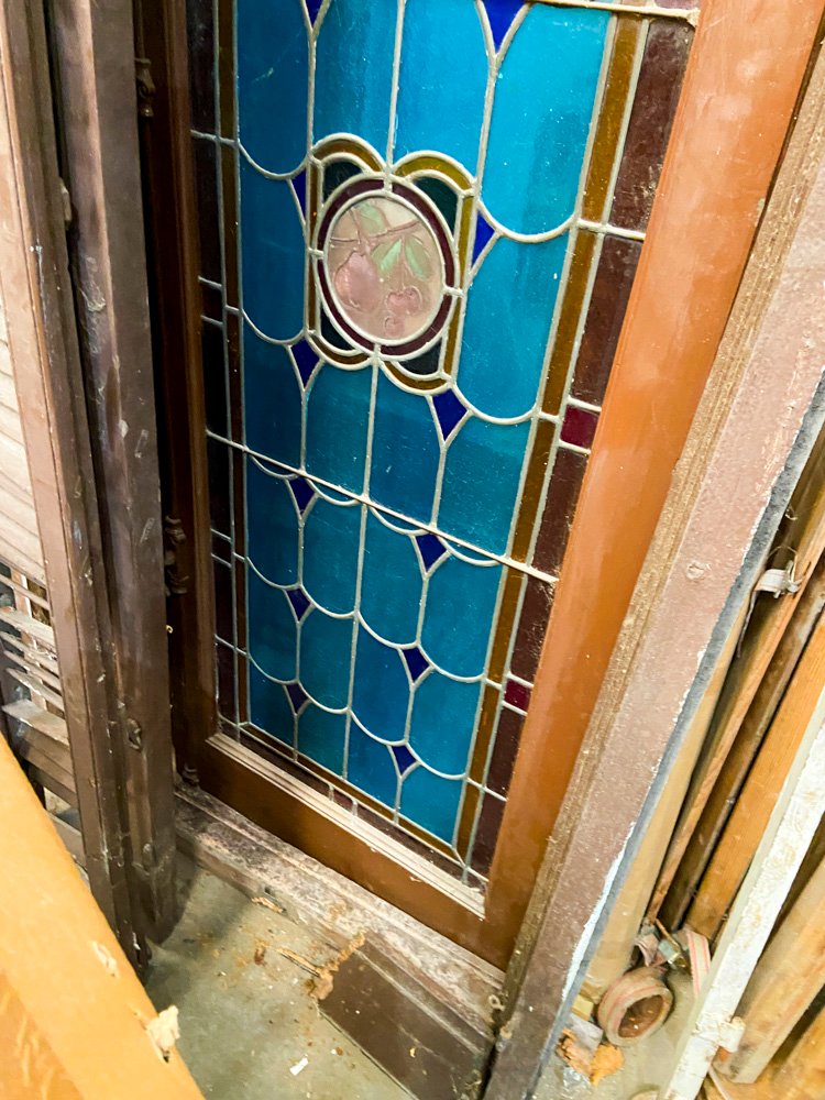 Ventana de dos hojas con postigo y detalle - imagen 3