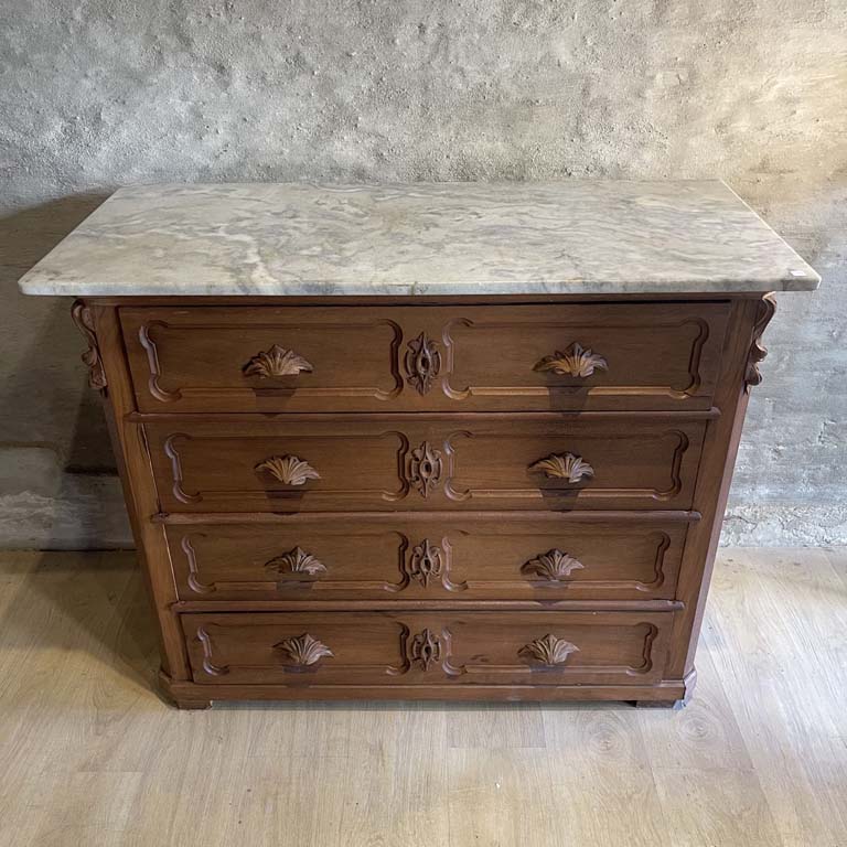 Lote anterior: Cómoda colonial de estilo con cuatro cajones y tapa de mármol - Medidas: 118x53x95cm