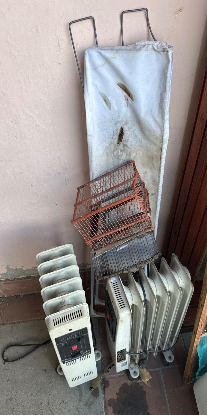 2 Radiadores Eléctricos y Jaula para Pájaros