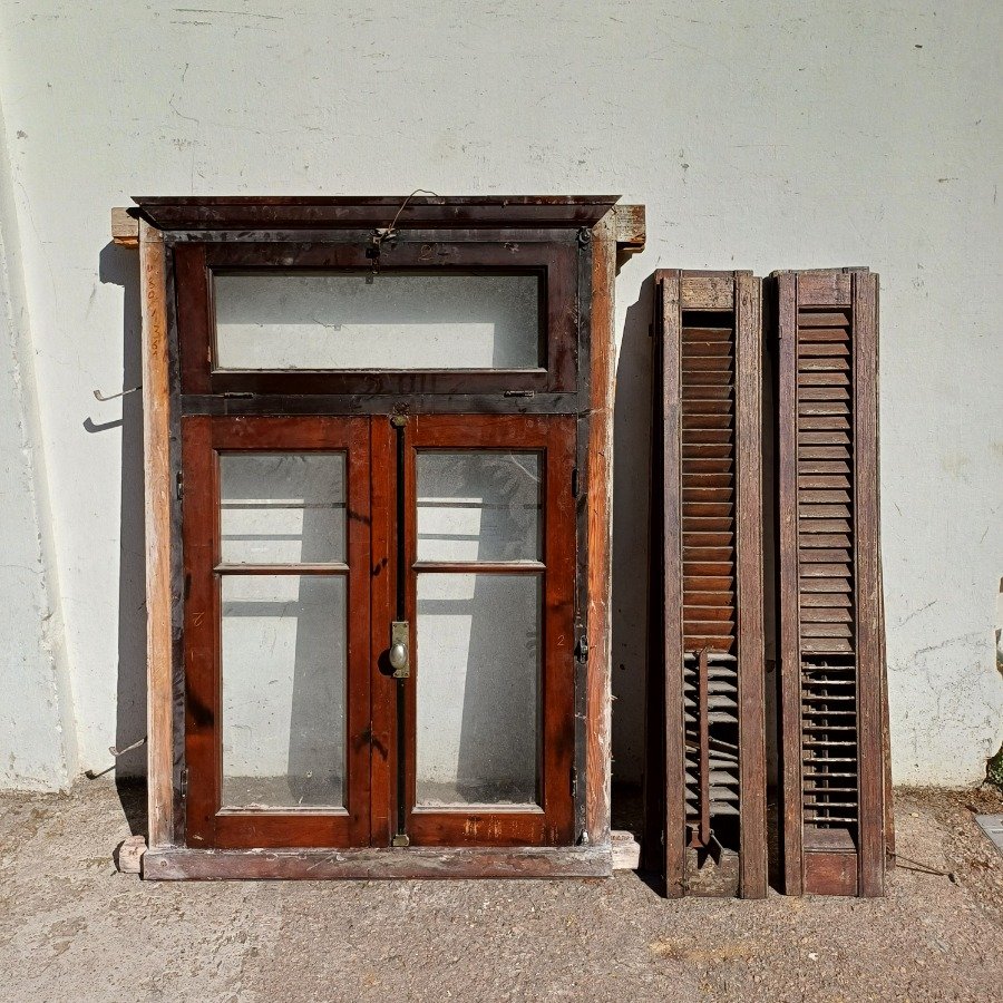 Ventana con dos hojas batientes y marco de pinotea - imagen 2