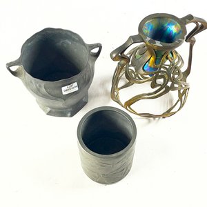 Lote de 3 piezas: Moldura calada, florero inglés y florero con asas - imagen 2