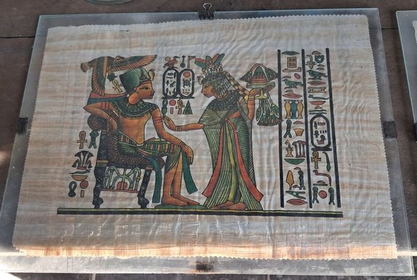Dos Papiros Egipcios Antiguos con Escenas Históricas y Jeroglíficos - imagen 1