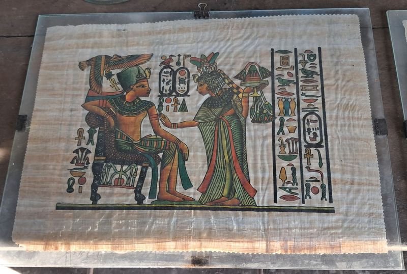 Dos Papiros Egipcios Antiguos con Escenas Históricas y Jeroglíficos