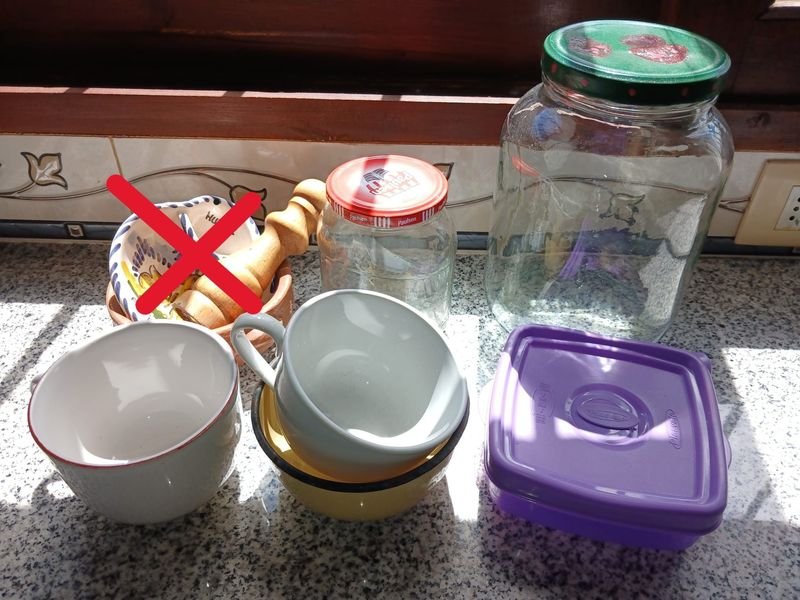 Set de Tazas, Bollones y Tupper de Vidrio y Plástico