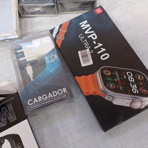 Lote de cargadores y smart watches. - imagen 3
