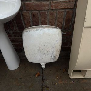 Lote siguiente: Conjunto de Baño Completo: Inodoro, Bidet y Lavamanos con Grifería