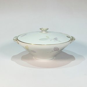 Lote anterior: Sopera Cónica de Porcelana Bavaria con Tapa y Decoración de Hojas