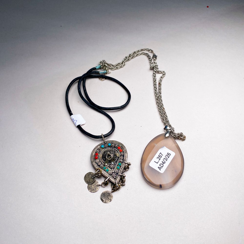 Lote anterior: Collares de plata y piedra
