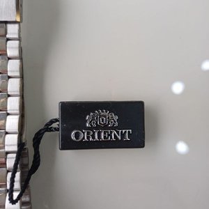 Reloj Orient Automático Acero Inoxidable Esfera Plateada con Detalles Verdes - imagen 9