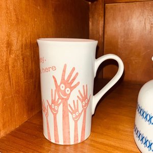 Jarra, Taza y Azucarero Pozzani "Encasa" - Cerámica Blanca con Detalles Azules y Rosas - imagen 3