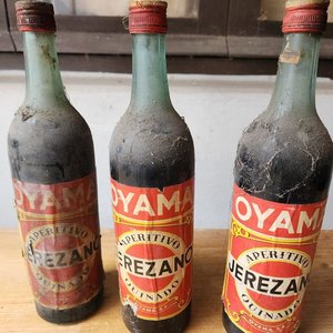 Lote siguiente: Lote de 3 Botellas de Jerez Oyama