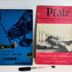 Lote siguiente: Publicaciones sobre Aviones Fiat CR.32 y Pfalz de la Primera Guerra Mundial